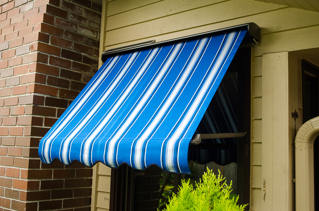 Window_Awning_Blue_Stripes